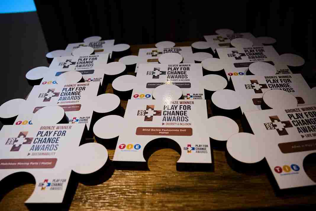 toymaster-play-for-change-1 TIE